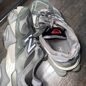 New Balance Men's Dark Gray and Black Sneakers